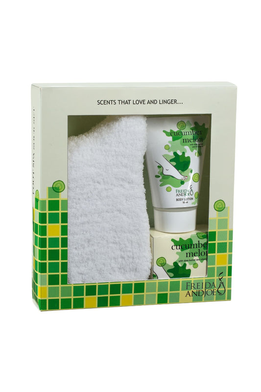 Foot Spa Sock Set in Cucumber Melon Fragrance, Includes Body Lotion, Bath Salts And Super Soft Cozy Socks