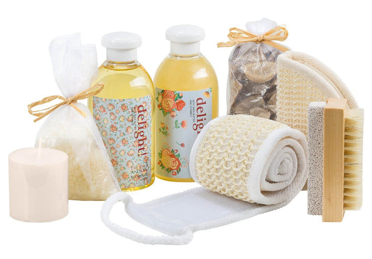 Delight, Spa Basket With Many Skin Care Products: Shower Gel, Bubble Bath & More.