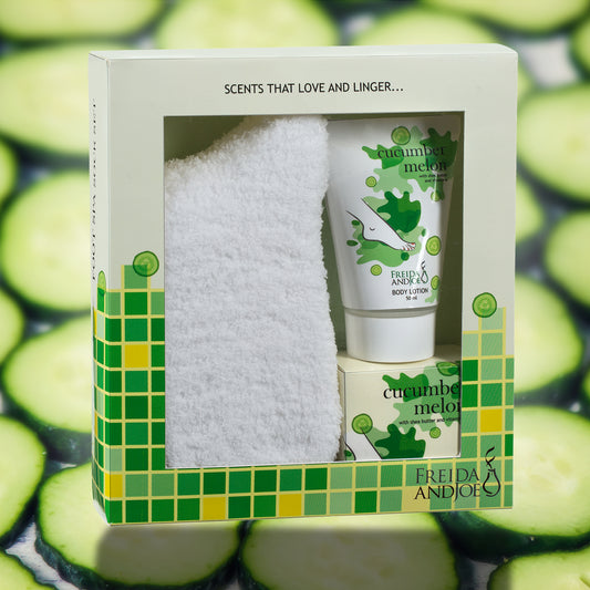 Foot Spa Sock Set in Cucumber Melon Fragrance, Includes Body Lotion, Bath Salts And Super Soft Cozy Socks